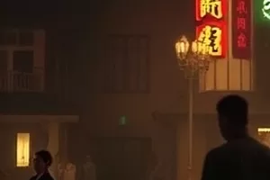 枕边星图影片封面,床头夜灯与星图挂画